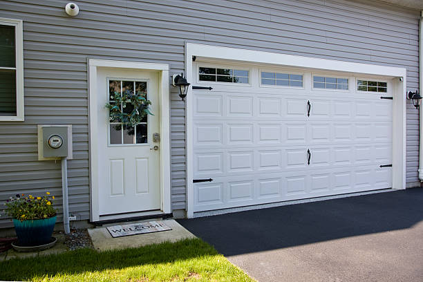 24/7 Emergency Garage Door Panel Replacement experts in Shelby County County, IL